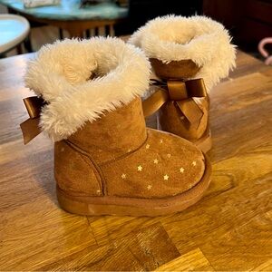 Shearling Brown Toddler Boots with Gold Stars